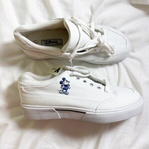Disney Mickey Mouse White Shoes Size 8